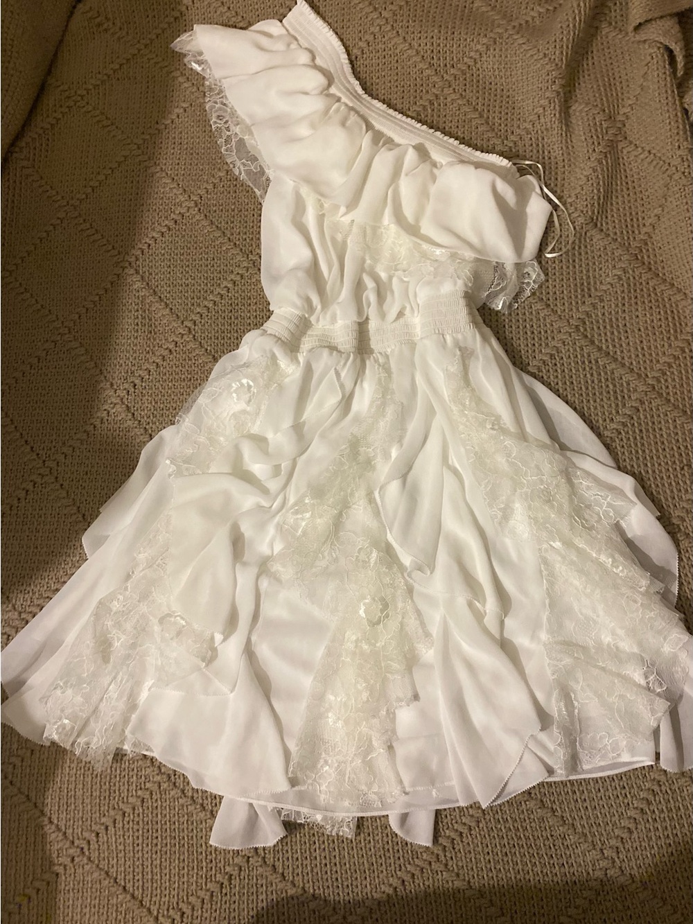 Jessica Simpson White One-Shoulder Ruffle Lace Dress
